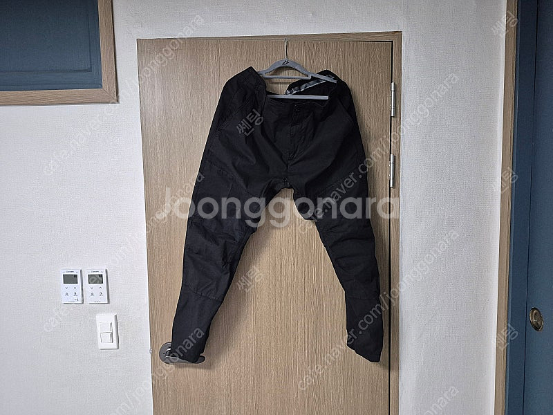 CP컴퍼니 바지 팝니다.--0