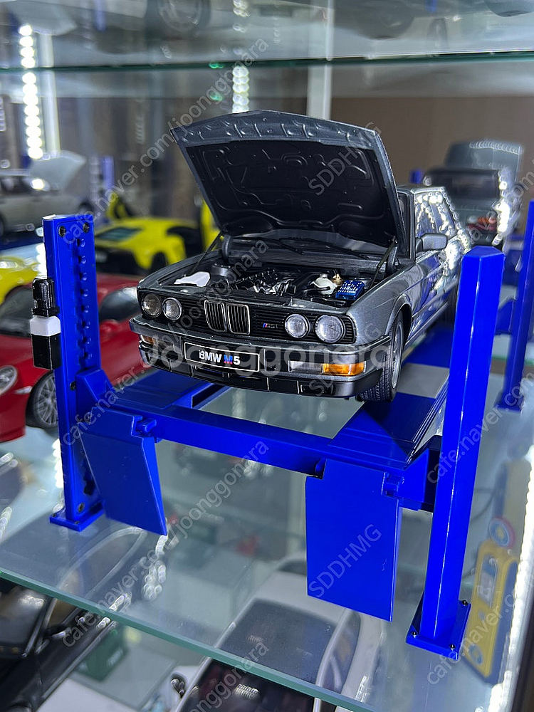 오토아트 1/18 BMW M5 판매합니다.--0