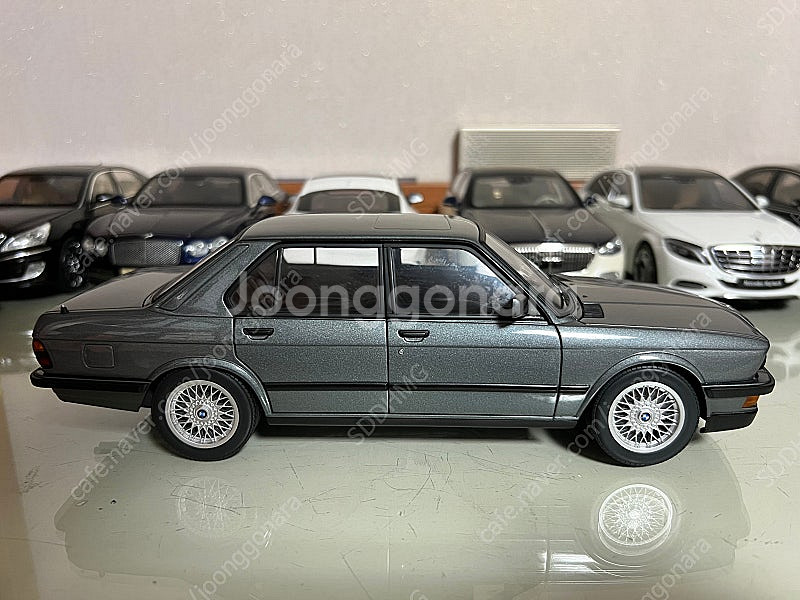 오토아트 1/18 BMW M5 판매합니다.--3