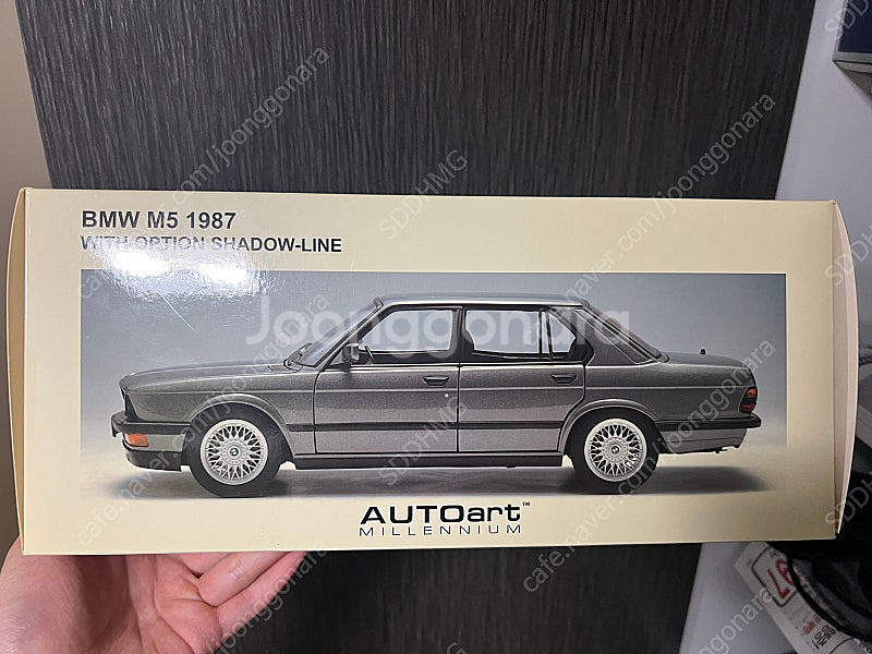 오토아트 1/18 BMW M5 판매합니다.--6