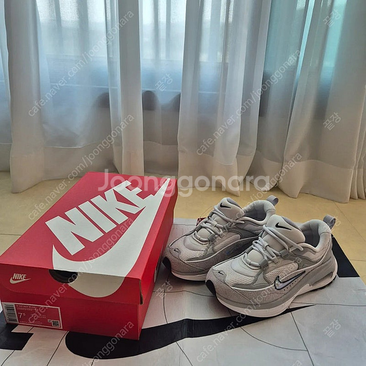 나이키 에어맥스블리스 245사이즈 새상품--0