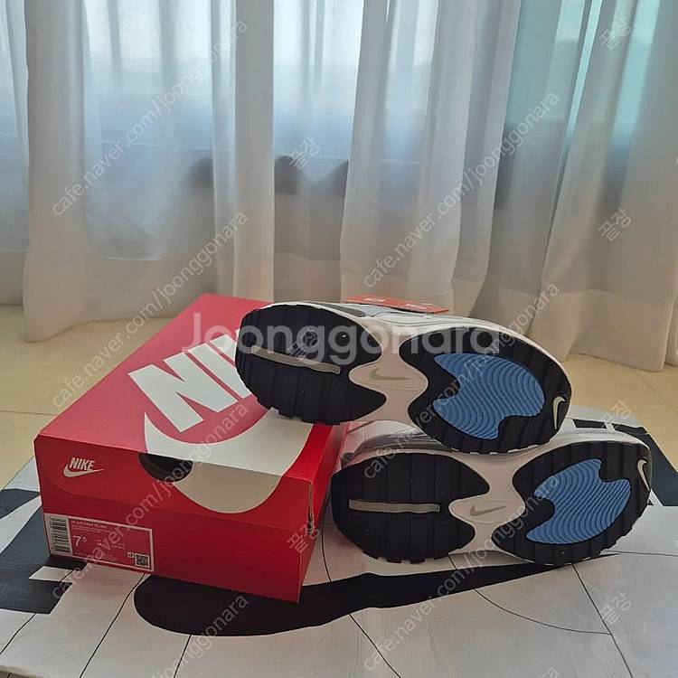 나이키 에어맥스블리스 245사이즈 새상품--2