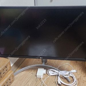 LG 4k 27인치 모니터 27UL550 판매합니다.