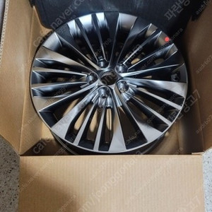 올뉴 k7 19인치 순정휠 구매원합니다(타이어세트) 1개 연락주세요