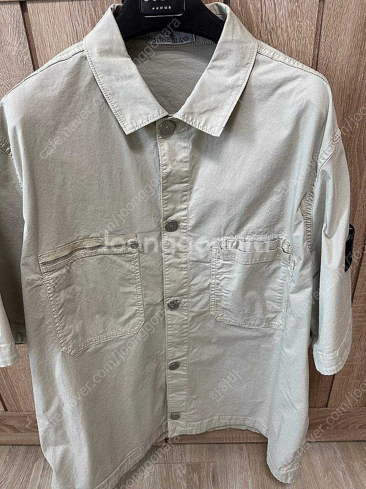 스톤아일랜드 24FW 반팔오버셔츠 베이지 XXL 판매합니다--0