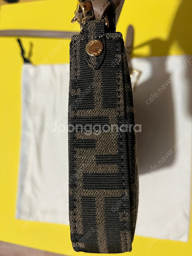 FENDI 펜디 바게트 파우치--2