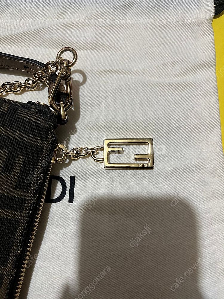 FENDI 펜디 바게트 파우치--5