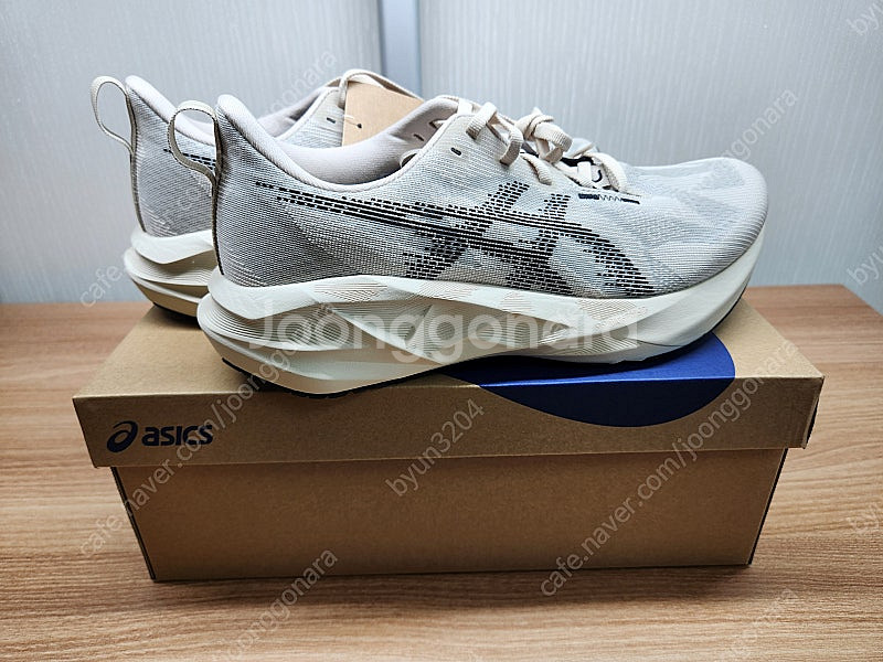 (새상품)아식스 노바블라스트5 오트밀 280--0