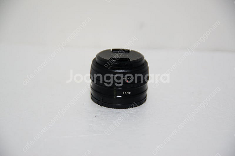 소니 팬케익렌즈 20mm f2.8팝니다.--3