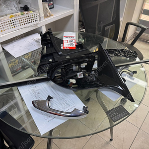벤츠 W213 E클래스 중고 부품( 사이드미러프레임,도어캐치,범퍼 브라켓)