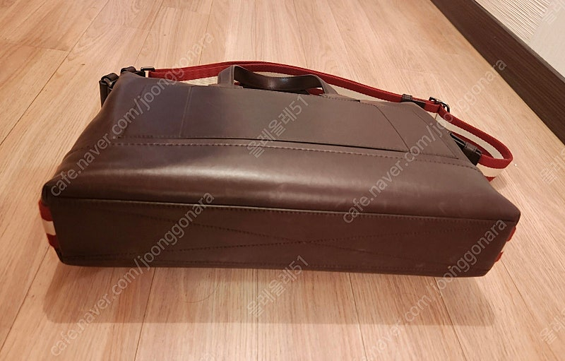 명품 발리 남성 가죽 대형 서류 토드백 가방. 크로스 백. 브라운색 . A+ 상태 매우 좋습니다 이미지