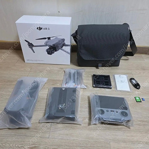 DJI 에어3 플라이 모어 콤보 (DJI RC2 조종기)
