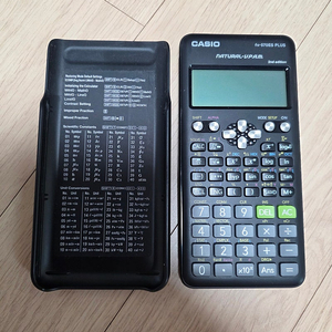 세월의 흔적 있는 카시오 공학용 계산기 FX-570ES PLUS 2 팝니다