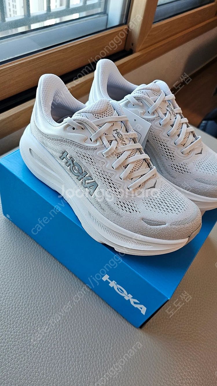 호카 본디9 와이드 250 새상품--1