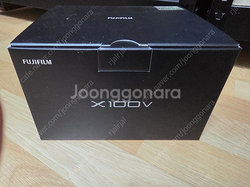 후지 x100v 블랙 판매합니다--8