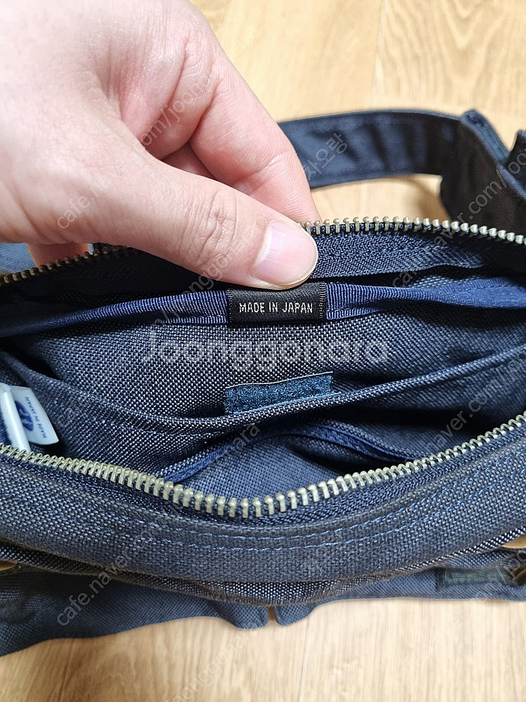 요시다포터 스모키 숄더백 판매 합니다.--9