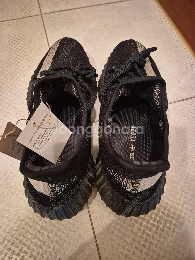 이지부스트 350 V2 코어 블랙 화이트 260사이즈--3