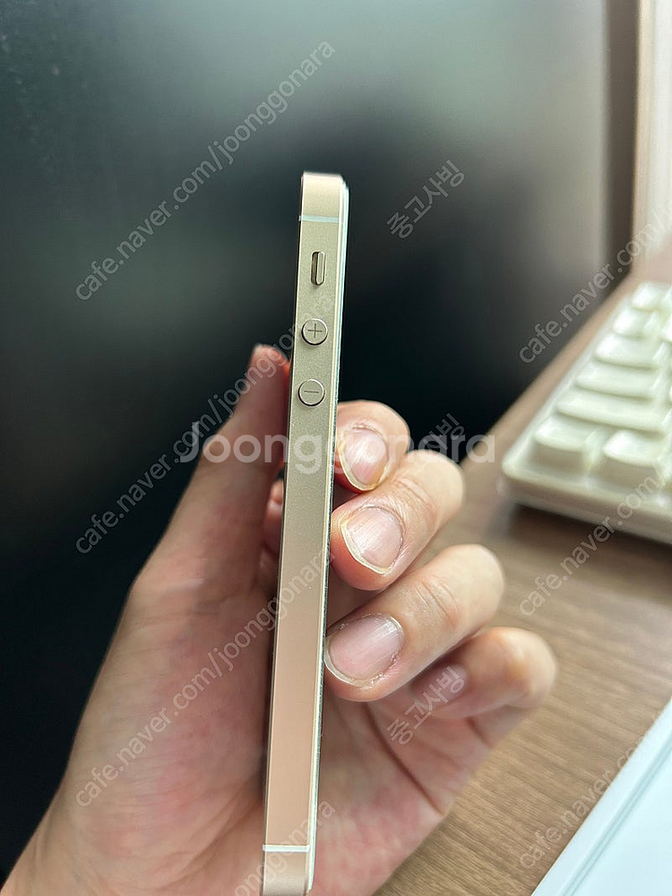 아이폰 SE(1세대) 32GB, 골드, IOS 12.3...--6