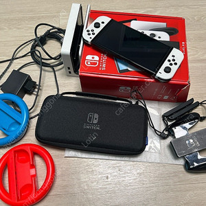 닌텐도 스위치 OLED 화이트 + 호리 파우치