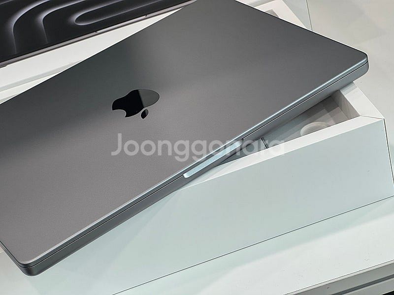 맥북 프로 14 M3 16GB RAM 1TB SSD--1