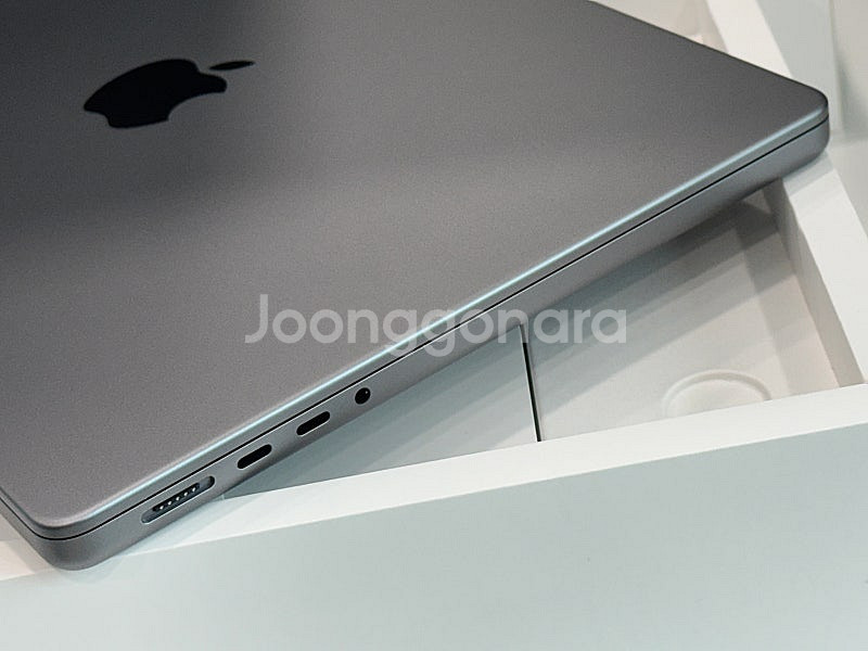 맥북 프로 14 M3 16GB RAM 1TB SSD--4