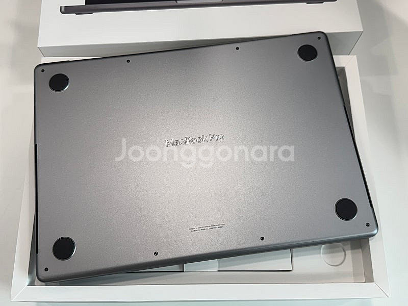 맥북 프로 14 M3 16GB RAM 1TB SSD--5