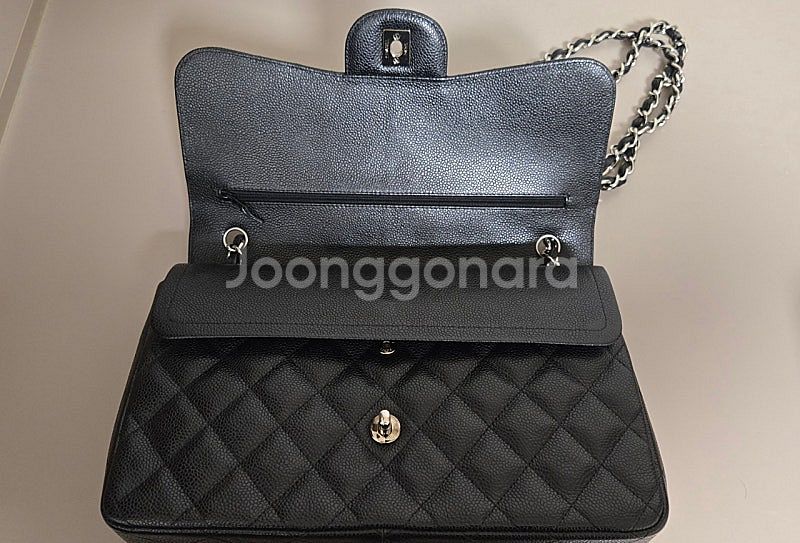 [샤넬] 클래식 캐비어 은장 라지(900만원)--2