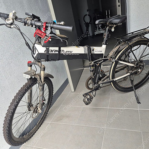 랑케레이시 XT750 팝니다.
