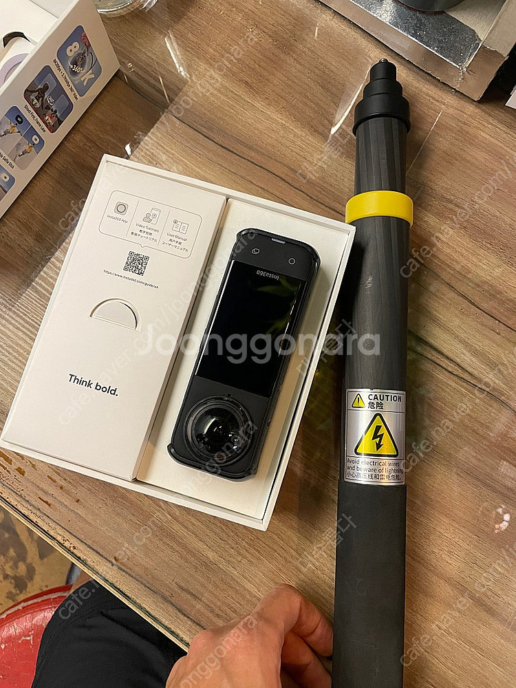 인스타360 X4 액션캠 + 셀피스틱--1