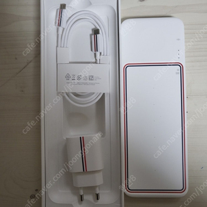 갤럭시 무선 충전기 트리오 톰브라운