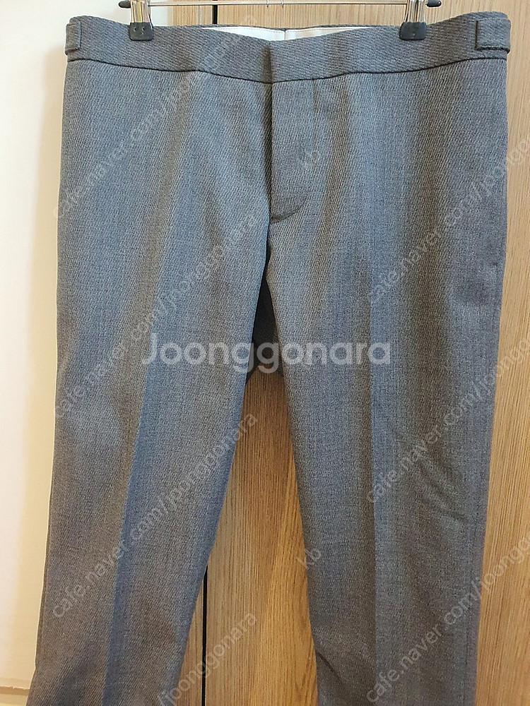 톰브라운 남성 모 팬츠 판매합니다!--2