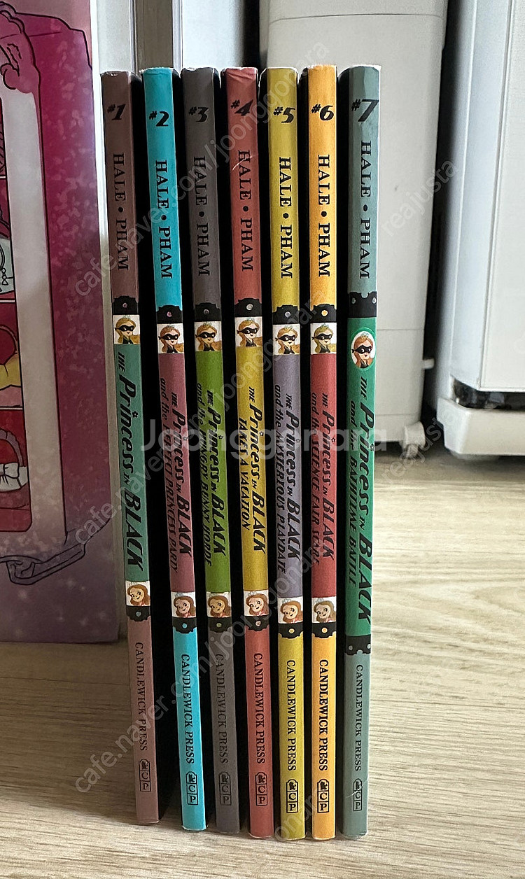 프린세스 블랙 원서 7권 판매합니다.--1