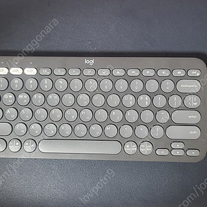 로지텍 멀티페어링 블루투스 페블 k380키보드 팝니다.