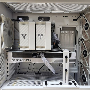 개인) 라이젠 9700X / RTX5070TI 화이트 고사양 본체 판매합니다.