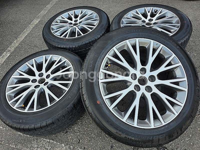 싼타페 펠리세이드 쏘렌토 19인치 휠타이어 세트 팔아요 235 55 19--0