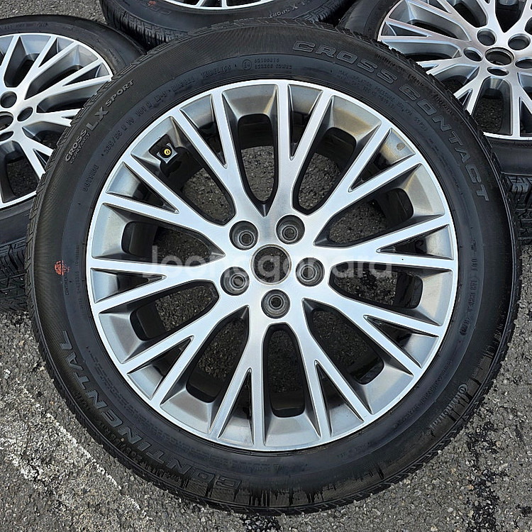 싼타페 펠리세이드 쏘렌토 19인치 휠타이어 세트 팔아요 235 55 19--1