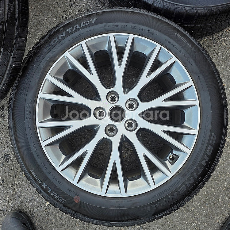 싼타페 펠리세이드 쏘렌토 19인치 휠타이어 세트 팔아요 235 55 19--4