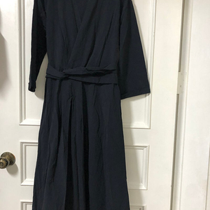 온앤온 네이비 햅번 바스락 럭셔리 리본 꼬임 롱 원피스 결혼식 하객룩 출근룩