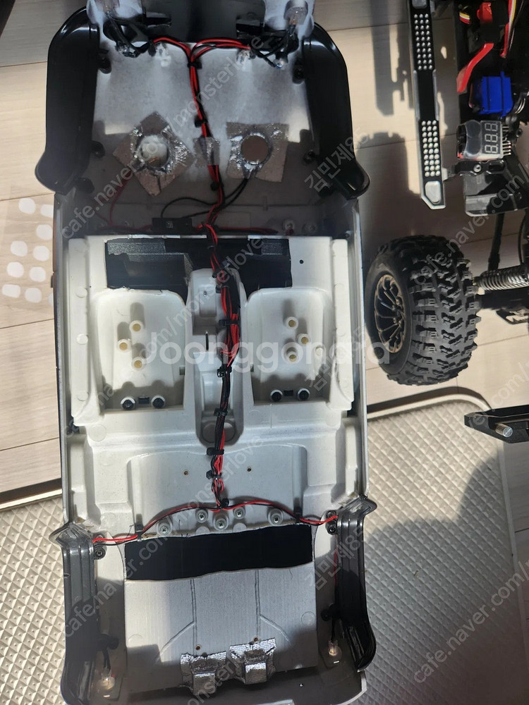 trx4 루비콘 튜닝RC카 판매합니다.+조종기.배터리--5