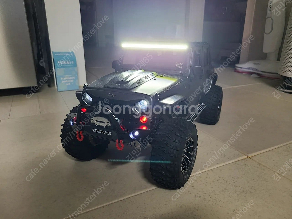 trx4 루비콘 튜닝RC카 판매합니다.+조종기.배터리--8