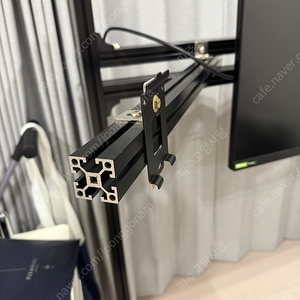 심레이싱용 프로파일 트리플모니터 거치대 및 32인치 LG 울트라기어 32GN650 게이밍 모니터 32인치 3대,