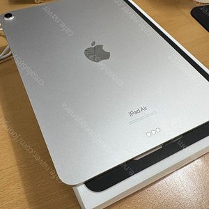 아이패드 에어5 스타라이트 색상 64GB WIFI (풀박스, 배터리 96%) 팝니다