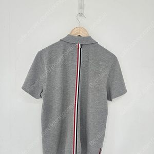 톰브라운 백삼선 카라티 2사이즈