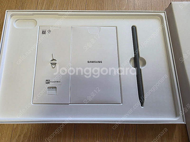 갤럭시탭 s9fe플러스, 12.4인치, 삼성정품 키보드...--7