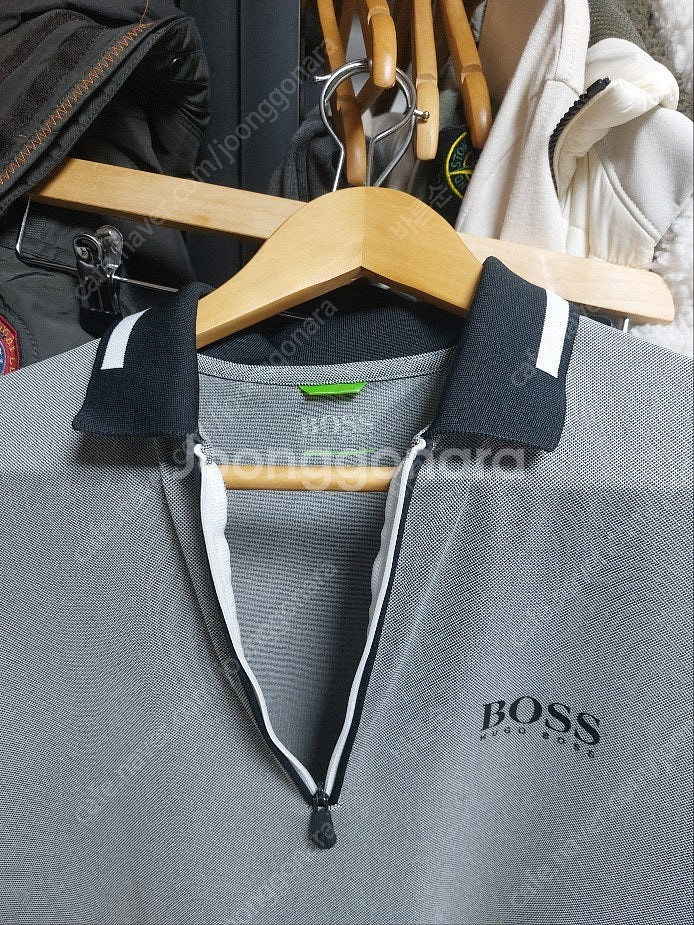 휴고보스 BOSS 그레이 배색 반팔 폴로티 m--4