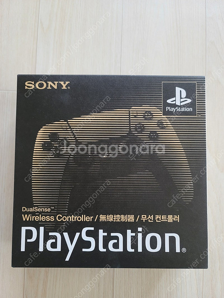 PS5 듀얼센스 30주년 한정판 팝니다.--0