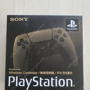 PS5 듀얼센스 30주년 한정판 팝니다.