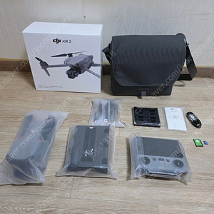 DJI 에어3 플라이 모어 콤보 (DJI RC2 조종기)