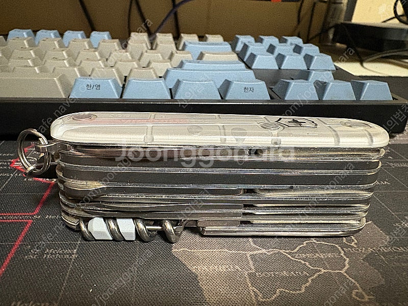 빅토리녹스 스위스챔프 실버텍 91mm--3