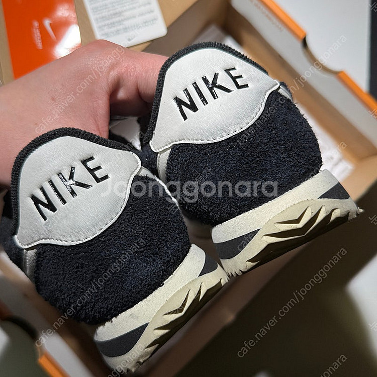 [극미중고] 나이키 코르테즈 빈티지 블랙 (W255, UK6)--3